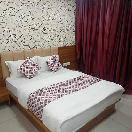 Hotel Dreamland Vadodara Luaran gambar