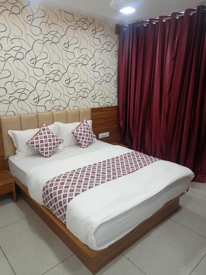 Hotel Dreamland Vadodara Luaran gambar