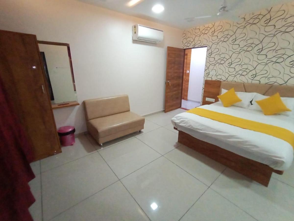 Hotel Dreamland Vadodara Luaran gambar
