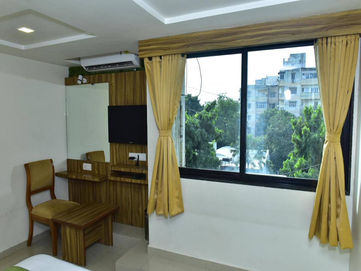 Hotel Dreamland Vadodara Luaran gambar